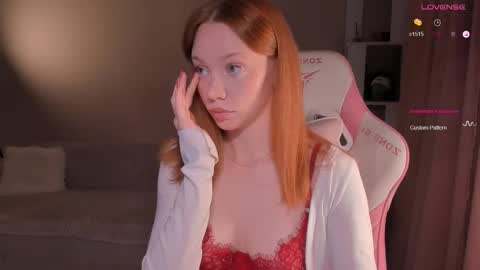 Snapshot of honeyautumn chatting on 02-25-26, 12:31 honeyautumn online show from 02-25-26, 12:31