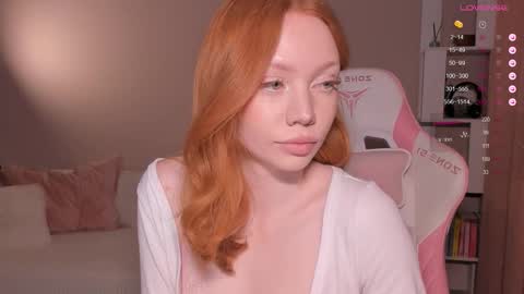 Snapshot of honeyautumn chatting on 03-08-26, 10:35 honeyautumn online show from 03-08-26, 10:35