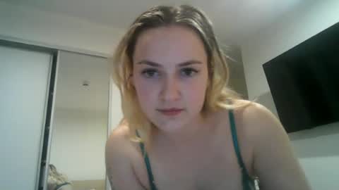 Snapshot of honeyblakex chatting on 07-07-26, 06:47 honeyblakex online show from 07-07-26, 06:47