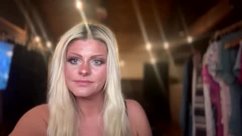 Snapshot of honeybuhnny chatting on 03-22-26, 08:07 honeybuhnny online show from 03-22-26, 08:07