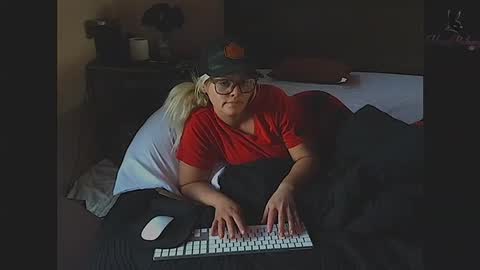 honeybuhnny online show from 05-07-26, 03:50