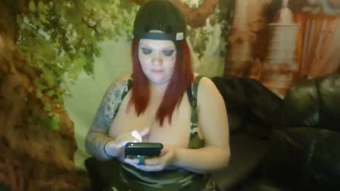 Snapshot of honeychambers chatting on 10-21-25, 10:54 honeychambers online show from 10-21-25, 10:54