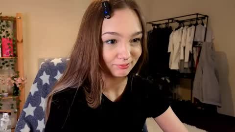 Snapshot of honeycomfya chatting on 04-03-26, 02:15 Masha online show from 04-03-26, 02:15