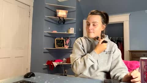 HoneyDrippinBunny online show from 05-04-26, 12:28