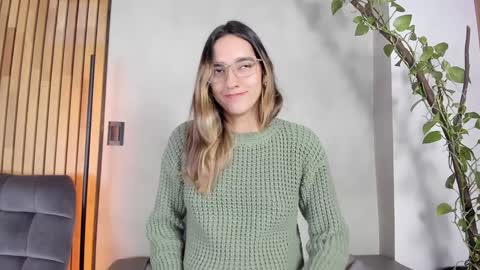 Sofia independent model online show from 12-26-24, 11:32