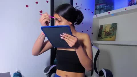 HONEY LUXE online show from 05-21-26, 12:01