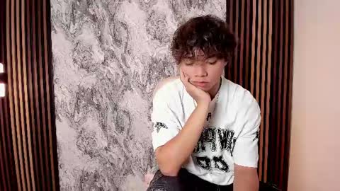 Snapshot of honeymoon_sariel chatting on 06-25-26, 01:15 honeymoon_sariel online show from 06-25-26, 01:15
