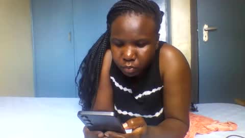 Snapshot of honeymuny chatting on 12-18-25, 09:04 Honeymuny online show from 12-18-25, 09:04