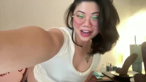 HoneySunshineNeko online show from 05-12-26, 03:53