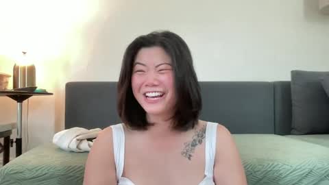 Snapshot of honeysunshineneko chatting on 07-07-26, 03:16 HoneySunshineNeko online show from 07-07-26, 03:16