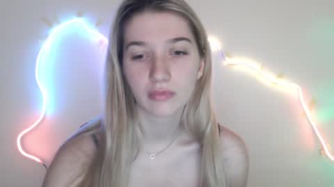 honeyveil online show from 06-09-26, 11:11