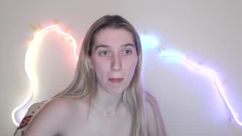 honeyveil online show from 06-19-26, 12:20