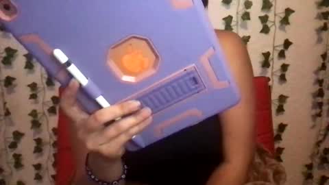 Snapshot of honeyy_89 chatting on 11-24-25, 06:51 honeyyy89 online show from 11-24-25, 06:51