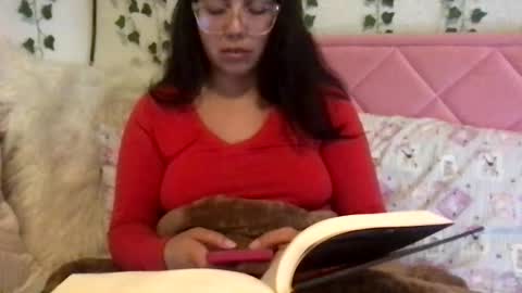 Snapshot of honeyy_89 chatting on 01-17-26, 01:43 honeyyy89 online show from 01-17-26, 01:43