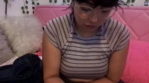 Snapshot of honeyy_89 chatting on 03-08-26, 03:05 honeyyy89 online show from 03-08-26, 03:05