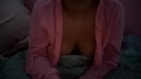Snapshot of honeyy_89 chatting on 05-07-26, 07:47 honeyyy89 online show from 05-07-26, 07:47
