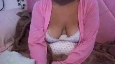 Snapshot of honeyy_89 chatting on 05-16-26, 12:26 honeyyy89 online show from 05-16-26, 12:26