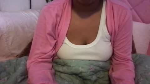 Snapshot of honeyy_89 chatting on 05-19-26, 06:47 honeyyy89 online show from 05-19-26, 06:47