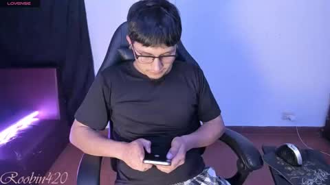 Snapshot of honter20 chatting on 07-21-26, 06:49 robiin online show from 07-21-26, 06:49