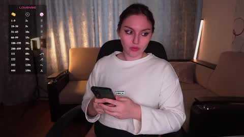 Snapshot of hoot_owl_cb chatting on 05-25-26, 01:00 Karina online show from 05-25-26, 01:00