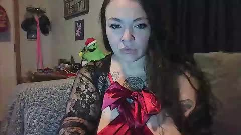 Snapshot of horneygirl88ddd chatting on 12-15-25, 02:38 horneygirl88ddd online show from 12-15-25, 02:38