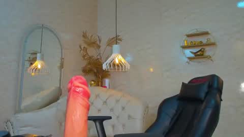 Snapshot of horny_curlss chatting on 06-30-26, 03:40 Horny Curls online show from 06-30-26, 03:40