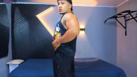 horny_nick18 online show from 04-24-26, 11:45