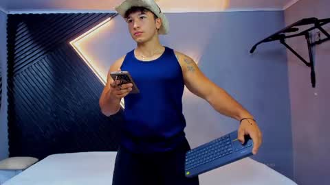 horny_nick18 online show from 06-18-26, 11:25