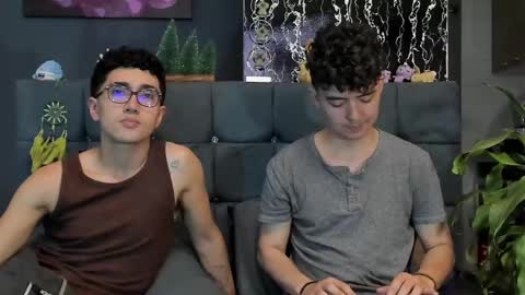 Snapshot of horny_twinks_guys chatting on 01-13-25, 12:30 Alex and Camilo online show from 01-13-25, 12:30