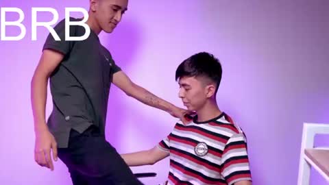 Snapshot of horny_twinks_guys chatting on 07-19-26, 04:00 Alex and Camilo online show from 07-19-26, 04:00