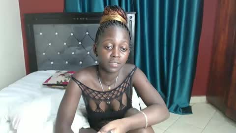 Snapshot of hornybella4 chatting on 12-22-24, 06:49 Bella online show from 12-22-24, 06:49