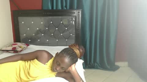 Snapshot of hornybella4 chatting on 01-10-25, 12:59 Bella online show from 01-10-25, 12:59