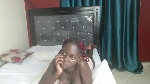 Snapshot of hornybella4 chatting on 03-05-25, 02:03 Bella online show from 03-05-25, 02:03