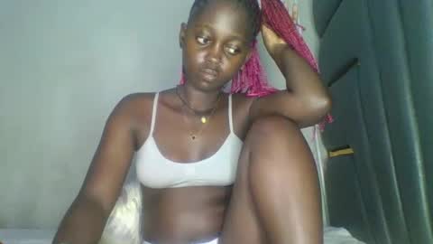 Snapshot of hornybella84 chatting on 03-02-26, 06:36 Bella online show from 03-02-26, 06:36