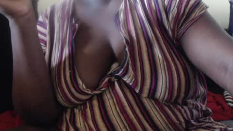 Snapshot of hornybigtitts chatting on 02-25-25, 12:13 monica zain online show from 02-25-25, 12:13