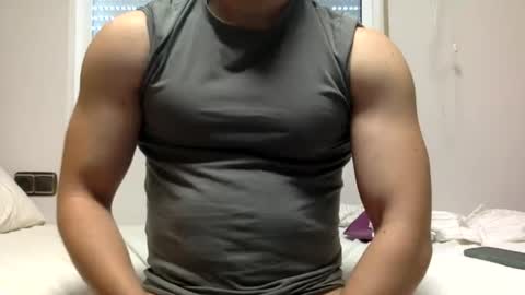 hornyspaniard93 online show from 07-12-26, 01:46
