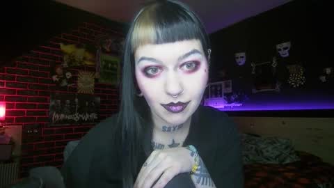 Snapshot of horror_circus chatting on 12-18-25, 12:17 Messalina Horror online show from 12-18-25, 12:17