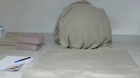 Sally silly wily online show from 04-25-26, 10:07