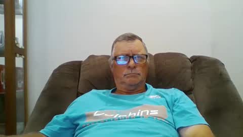 Snapshot of hot4tightholes chatting on 10-22-25, 01:33 hot4tightholes online show from 10-22-25, 01:33
