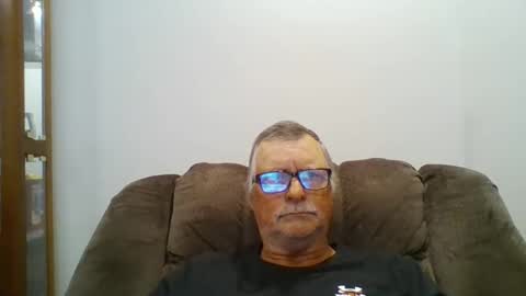 Snapshot of hot4tightholes chatting on 10-23-25, 01:10 hot4tightholes online show from 10-23-25, 01:10