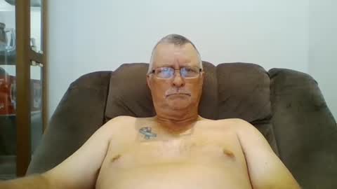 Snapshot of hot4tightholes chatting on 11-12-25, 02:39 hot4tightholes online show from 11-12-25, 02:39