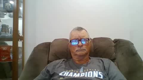 Snapshot of hot4tightholes chatting on 11-19-25, 02:39 hot4tightholes online show from 11-19-25, 02:39