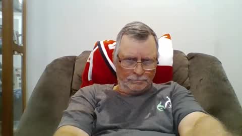 Snapshot of hot4tightholes chatting on 03-08-26, 08:12 hot4tightholes online show from 03-08-26, 08:12