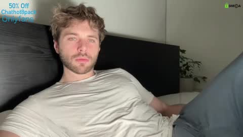 Snapshot of hot8pack01 chatting on 01-17-25, 09:28 Edward aka Wolf online show from 01-17-25, 09:28