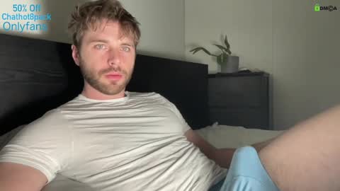 Snapshot of hot8pack01 chatting on 03-03-25, 03:19 Edward aka Wolf online show from 03-03-25, 03:19