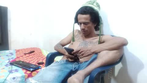 Snapshot of hot_and_complacent chatting on 01-27-25, 06:30 Private open online show from 01-27-25, 06:30