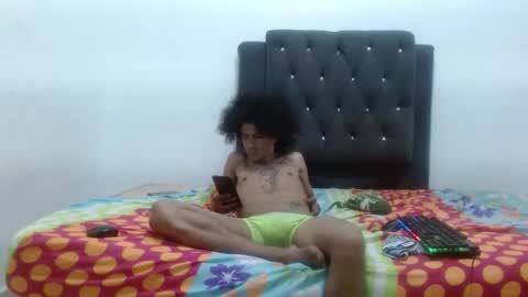 Snapshot of hot_and_complacent chatting on 01-29-25, 12:33 Private open online show from 01-29-25, 12:33