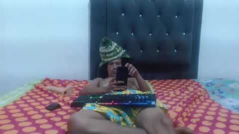 Snapshot of hot_and_complacent chatting on 01-31-25, 06:57 Private open online show from 01-31-25, 06:57