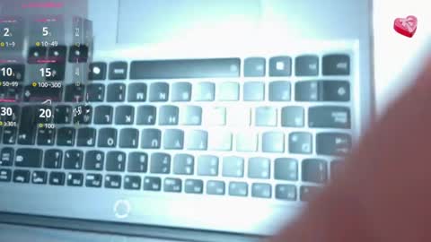 Snapshot of hot_beauty__ chatting on 05-29-26, 03:59 VALENTINA online show from 05-29-26, 03:59