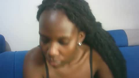 Snapshot of hot_berry2003 chatting on 09-25-25, 06:44 Millie online show from 09-25-25, 06:44